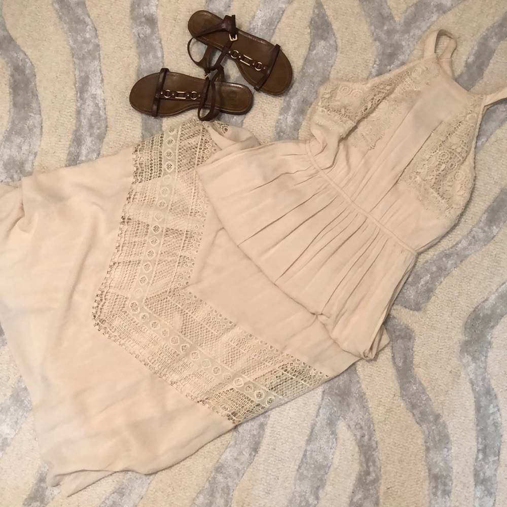 Altair’s State Maxi Dress with Lace